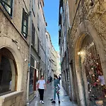 Luxury Rooms Golden Palace Citycentre Right Next To Diocletian\'S Palace