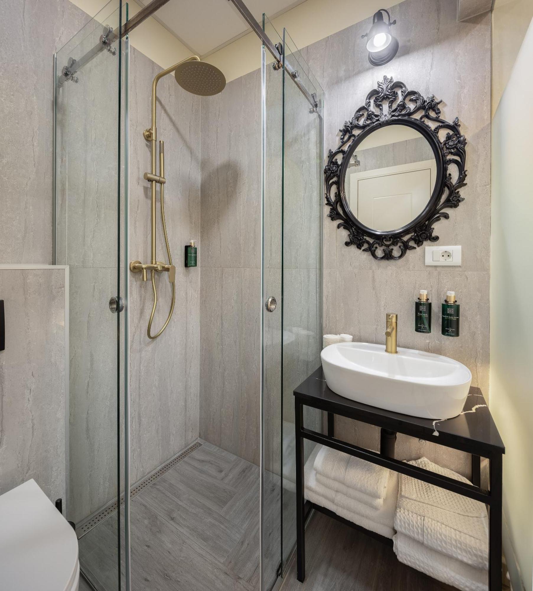 Luxury Golden Palace Citycentre Right Next To Diocletian's Palace Guest house Split