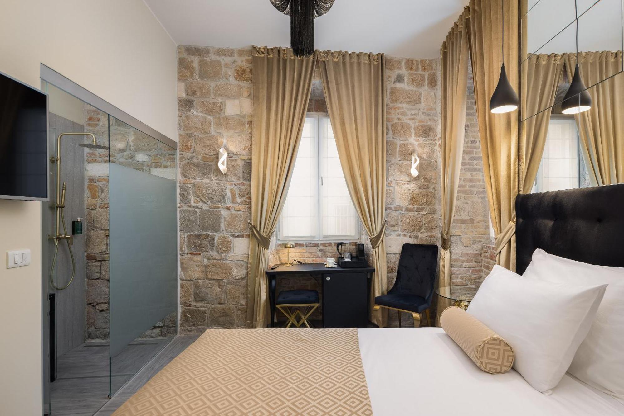 Luxury Golden Palace Citycentre Right Next To Diocletian's Palace