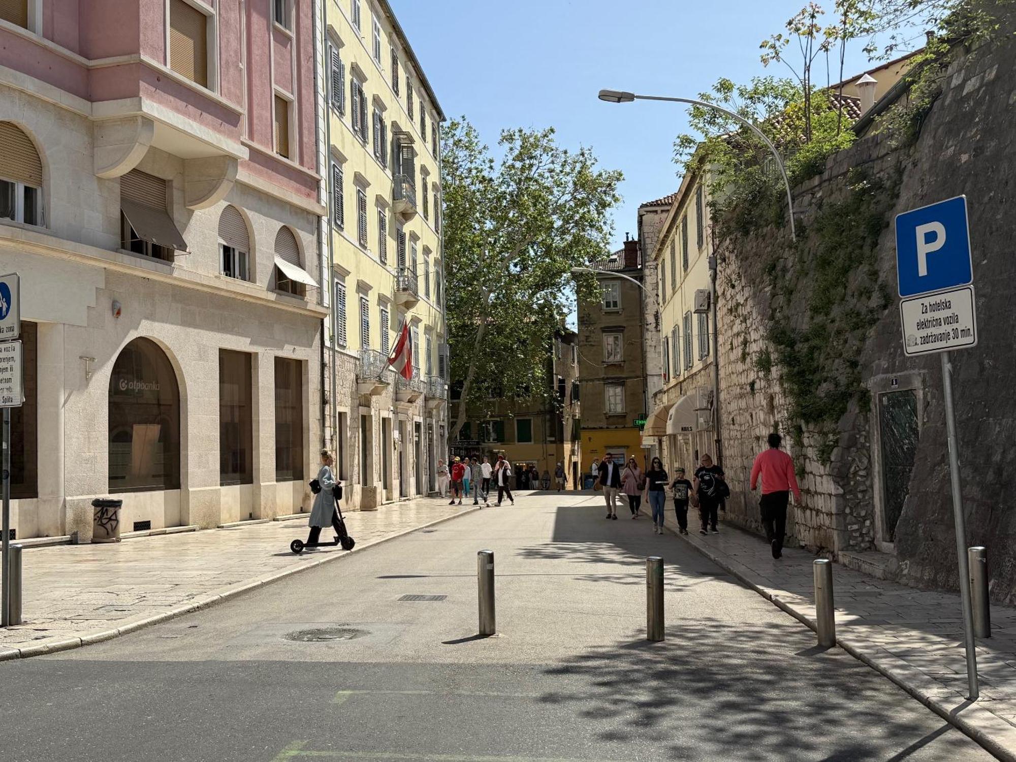 Luxury Golden Palace Citycentre Right Next To Diocletian's Palace Guest house *